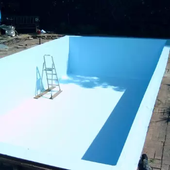 Renovering af træpool