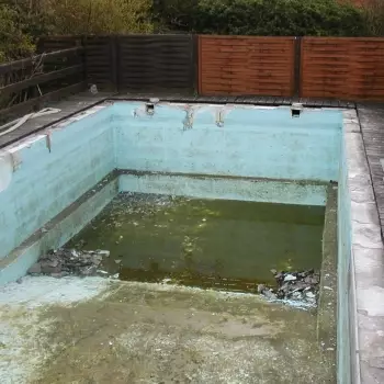 Renovering og ilægning af liner i betonpools